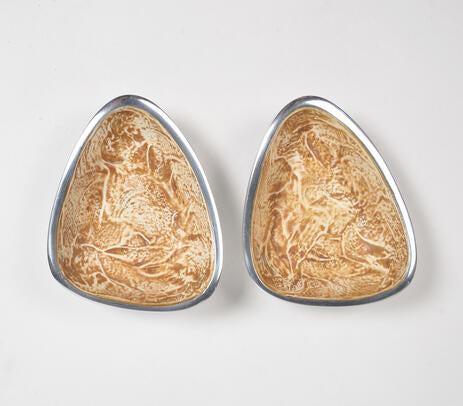 Textured aluminium triangular bowls (set of 2)