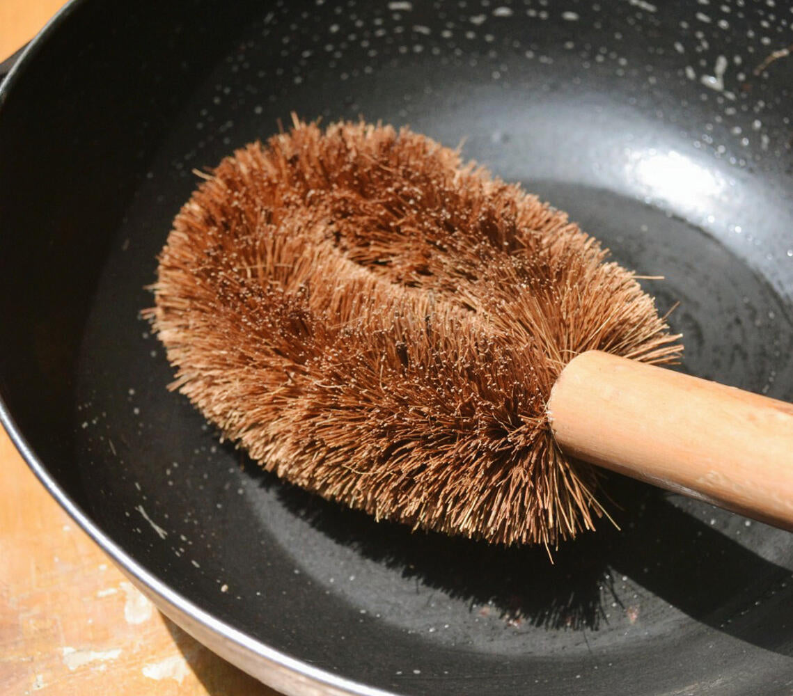 Handmade Coconut Fiber Long Handle Vegetable Scrub